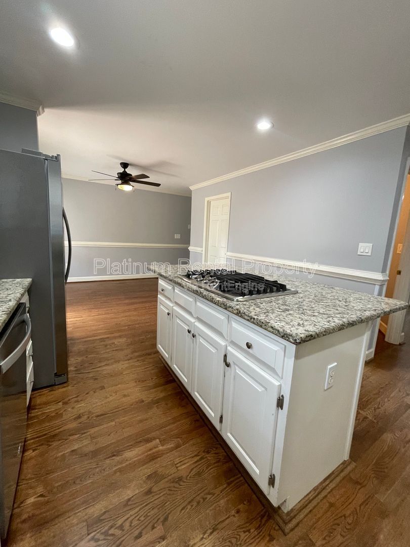 Gallery Image 15