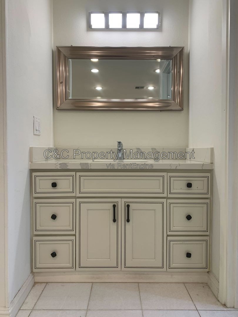 Gallery Image 16