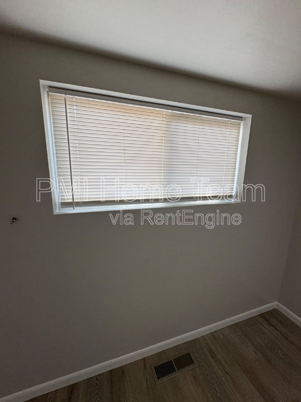 Gallery Image 0