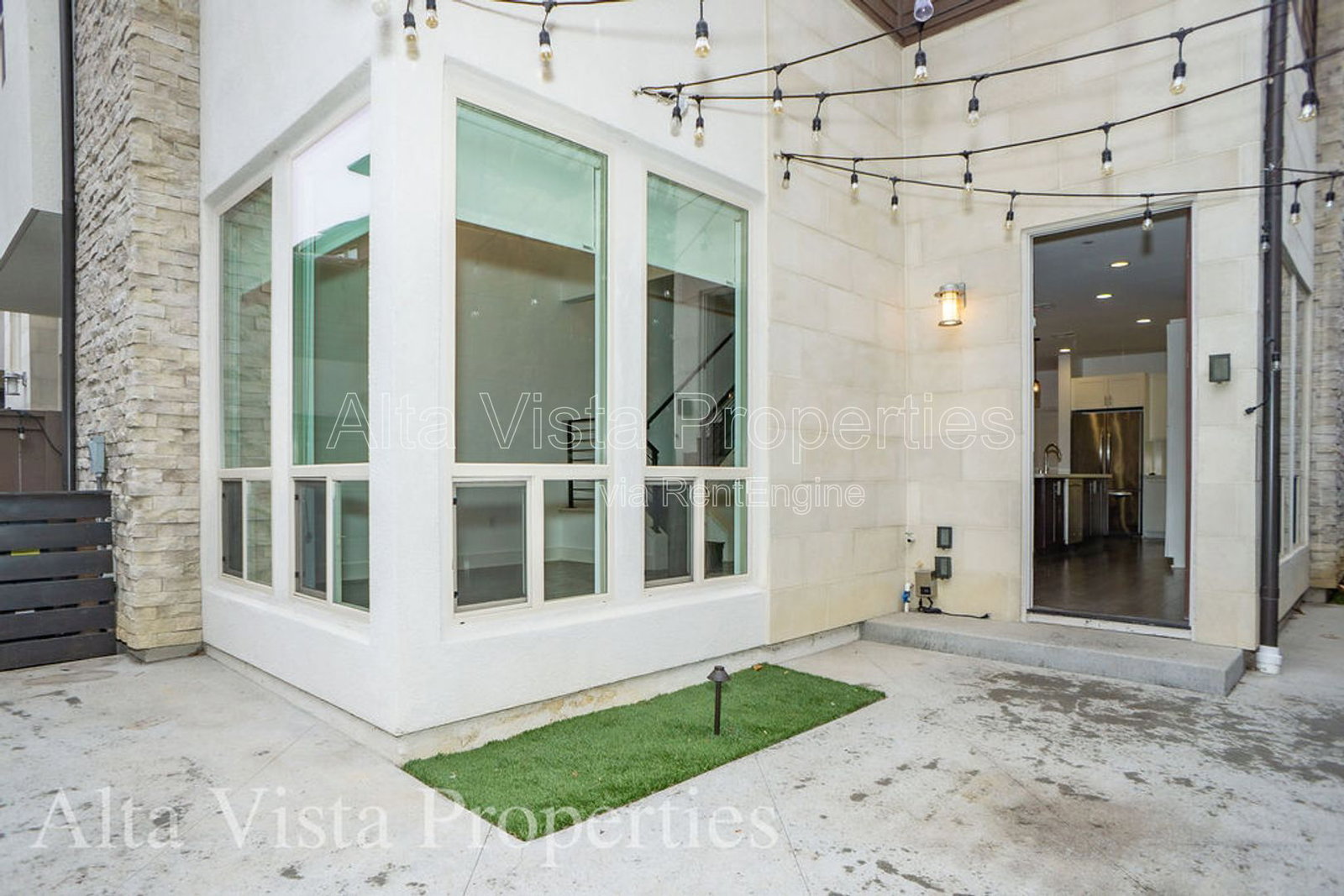 Gallery Image 17