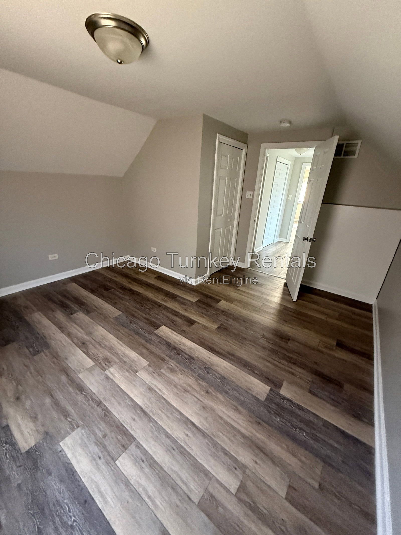 Gallery Image 0