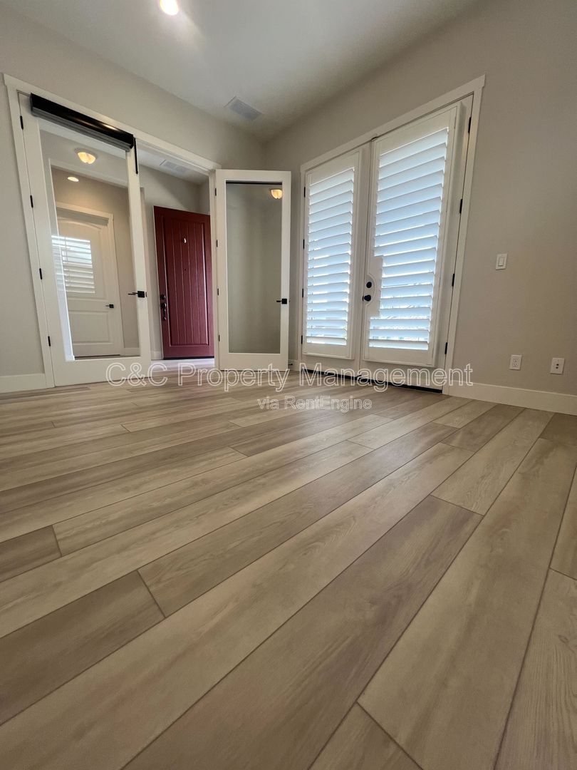 Gallery Image 18