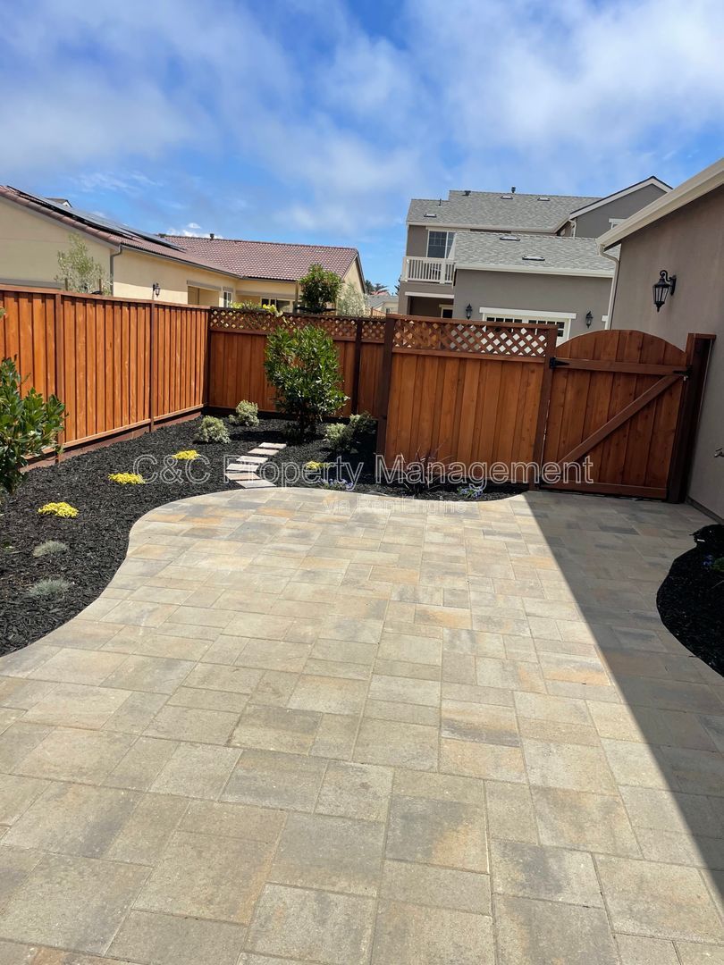 Gallery Image 16