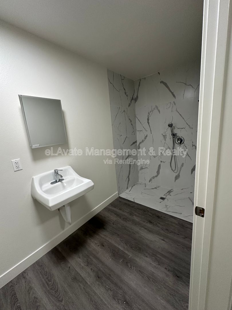 Gallery Image 17