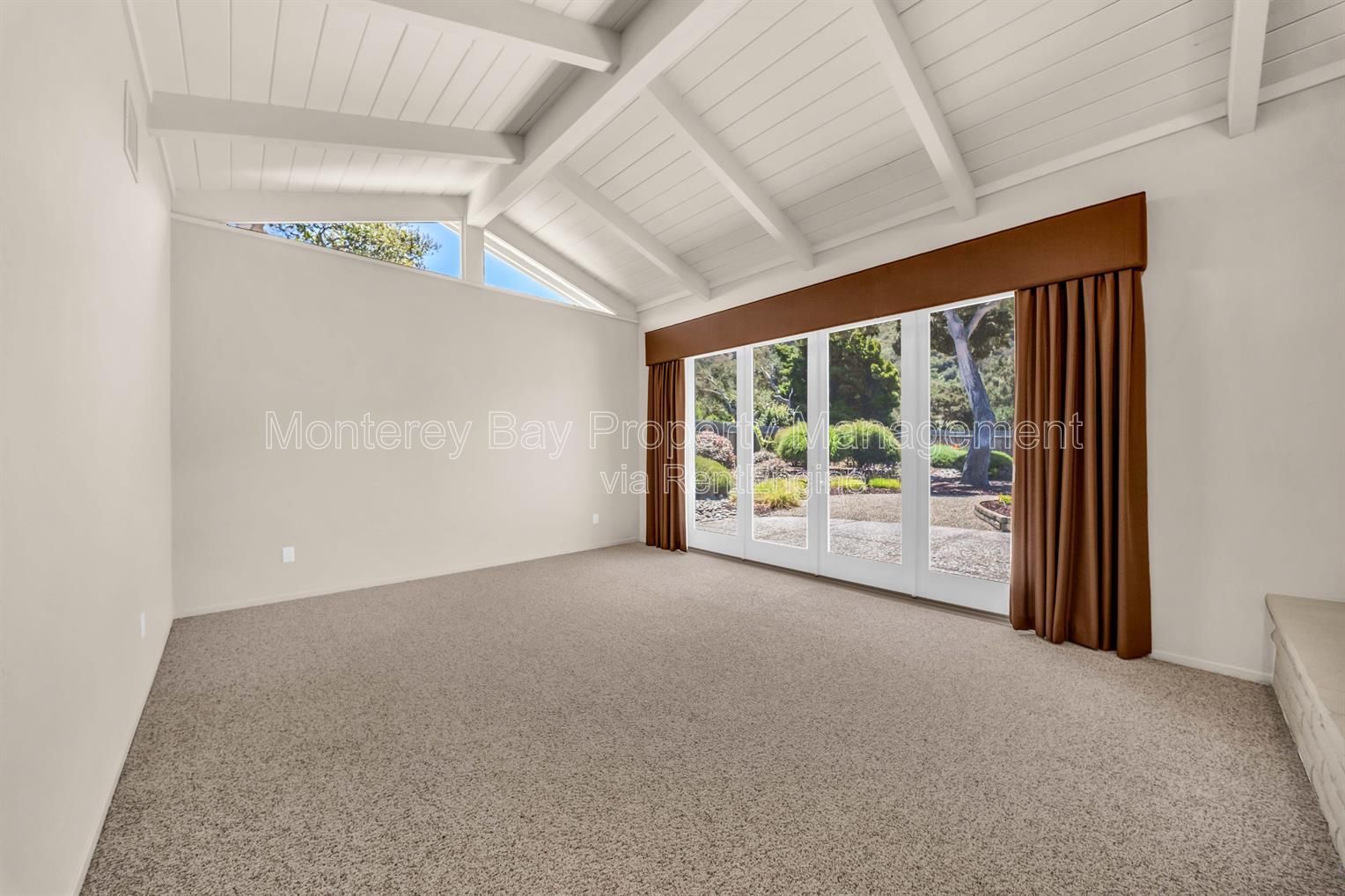 Gallery Image 16