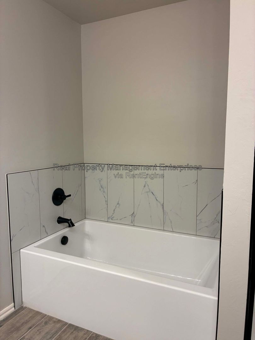 Gallery Image 19