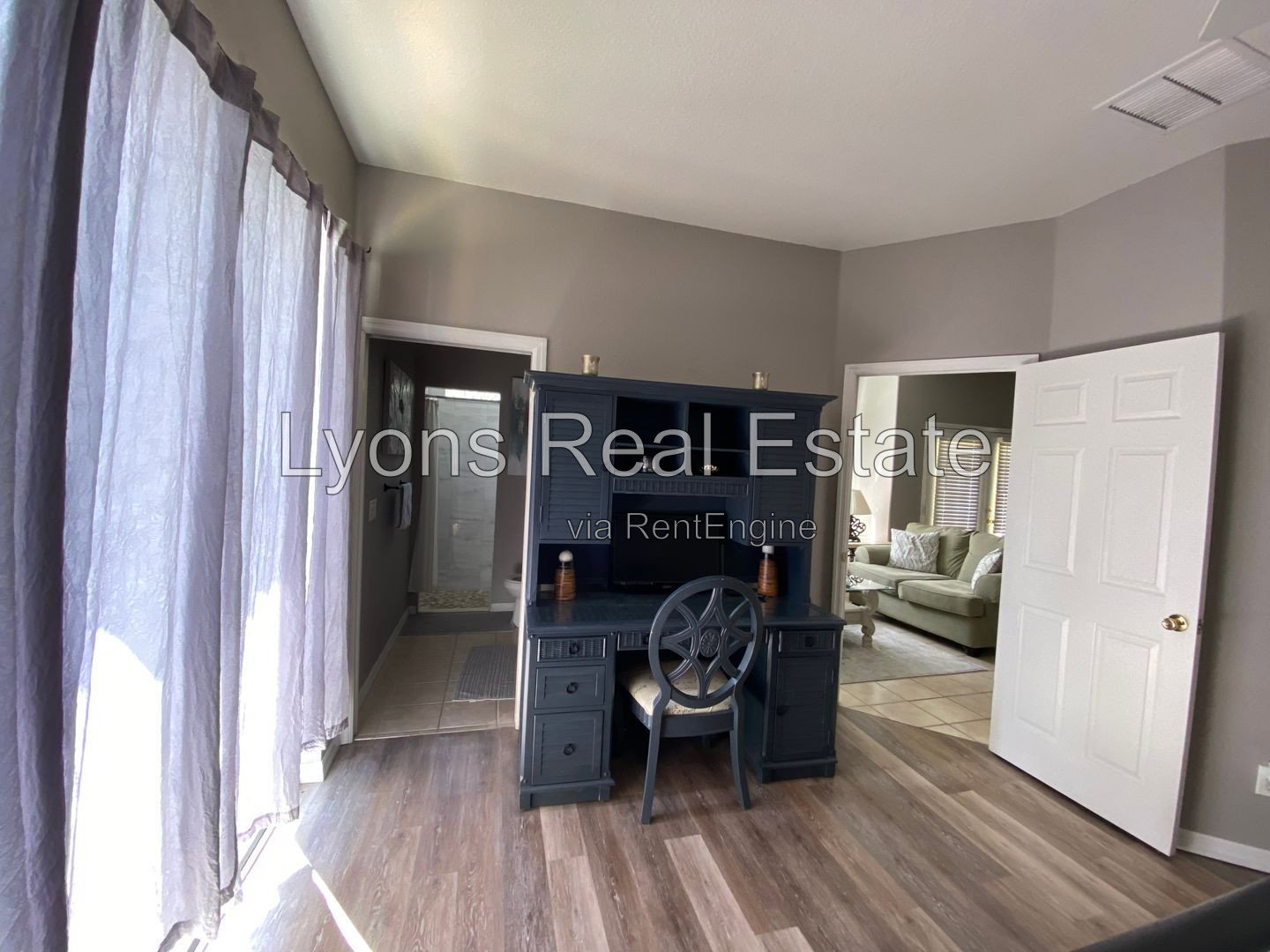 Gallery Image 17