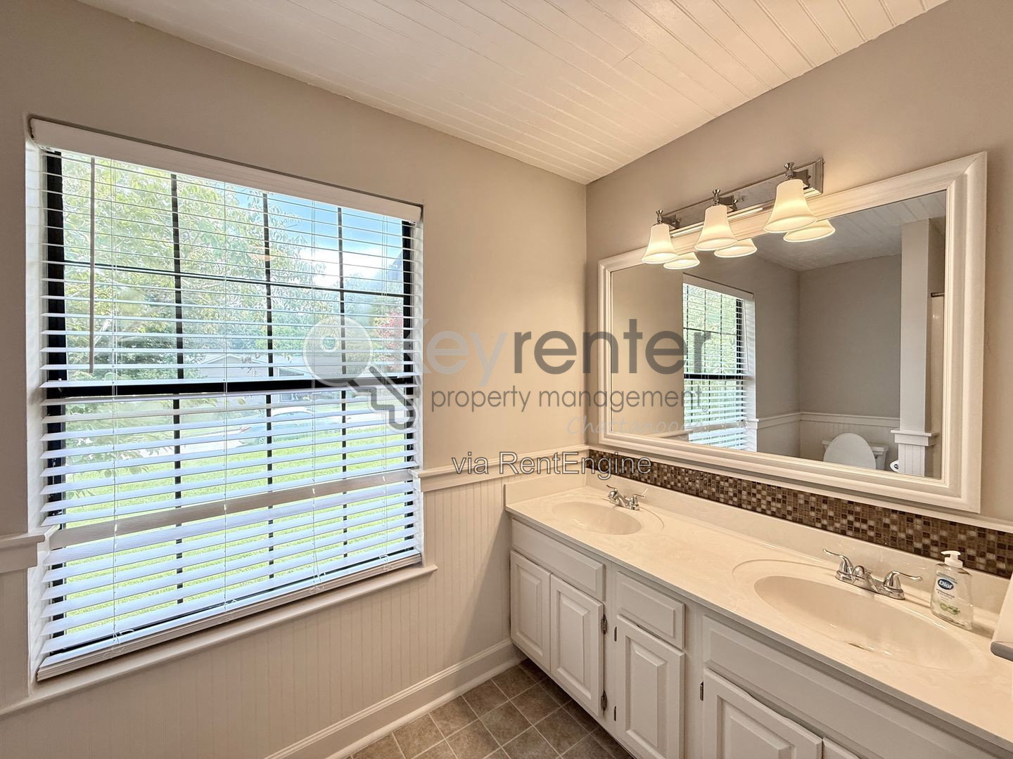 Gallery Image 16