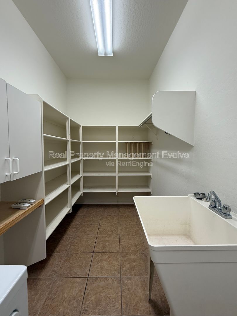 Gallery Image 38
