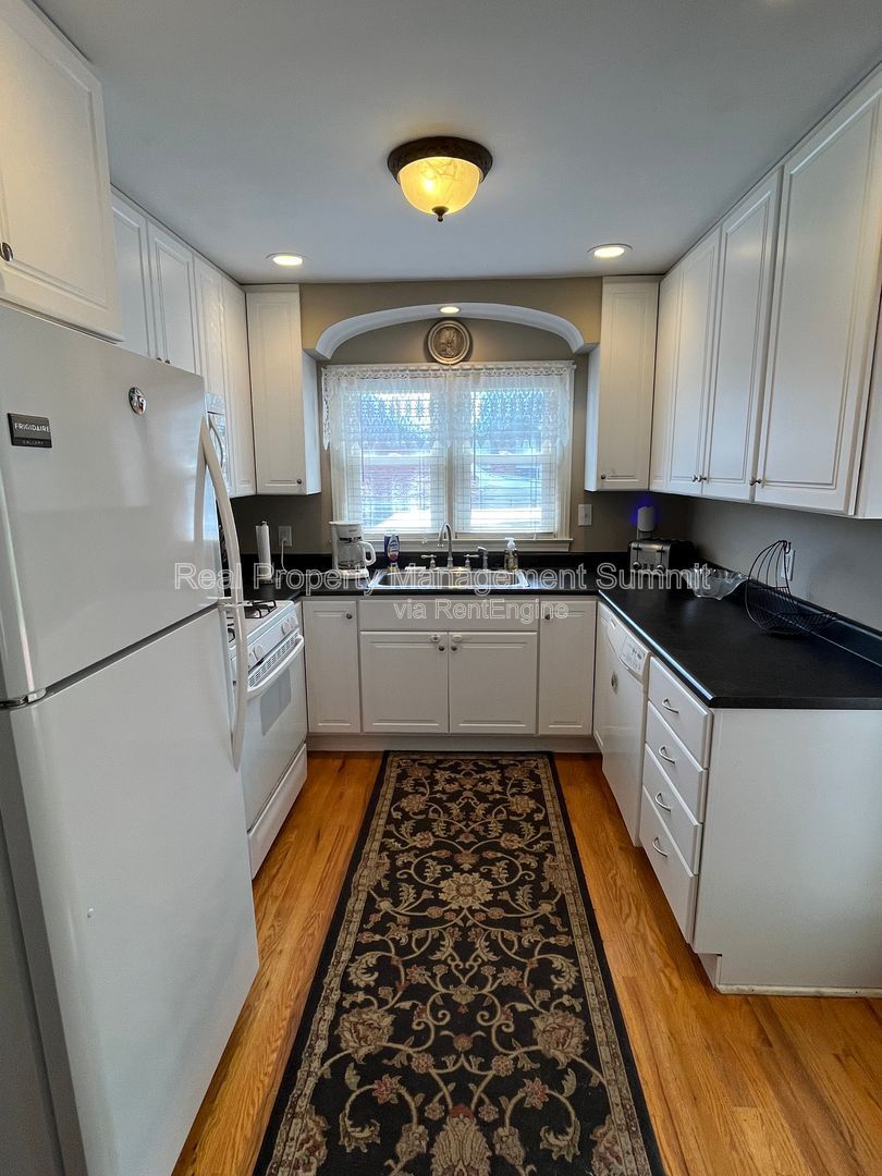 Gallery Image 17