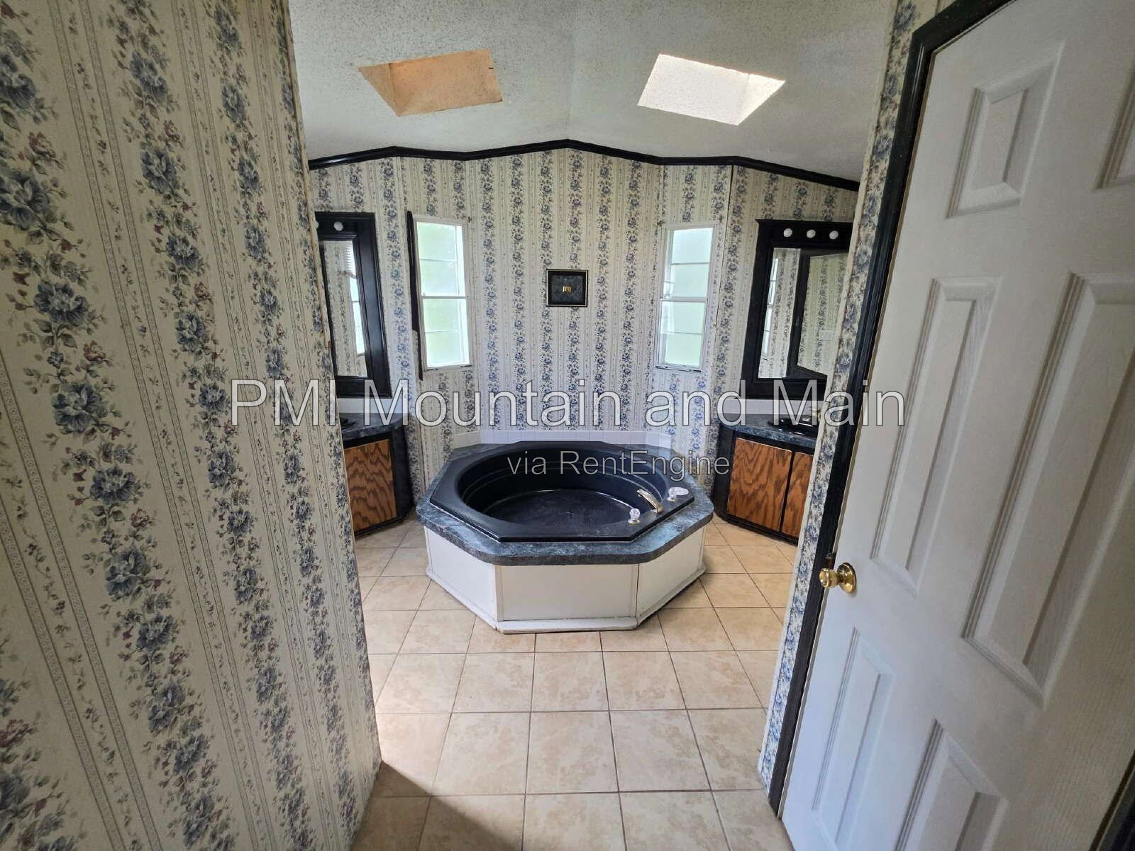 Gallery Image 15