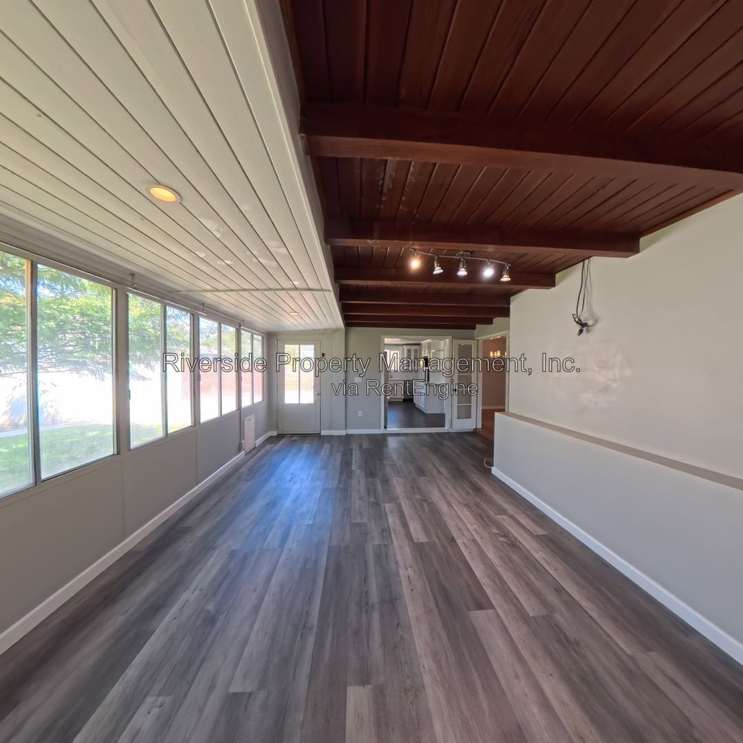 Gallery Image 19