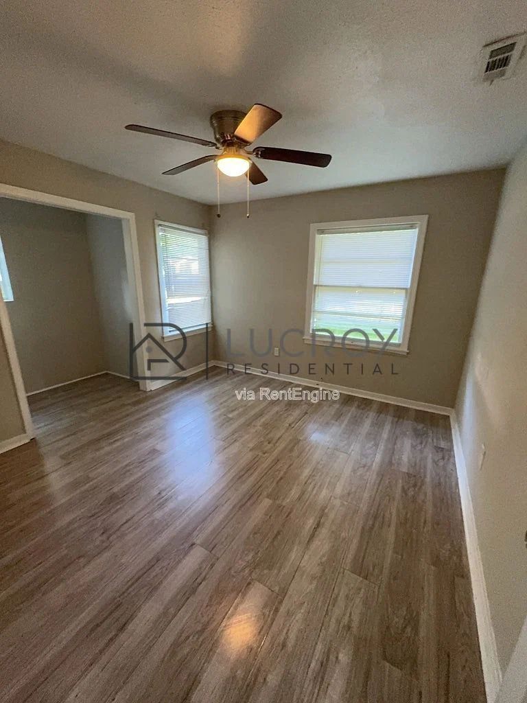 Gallery Image 15