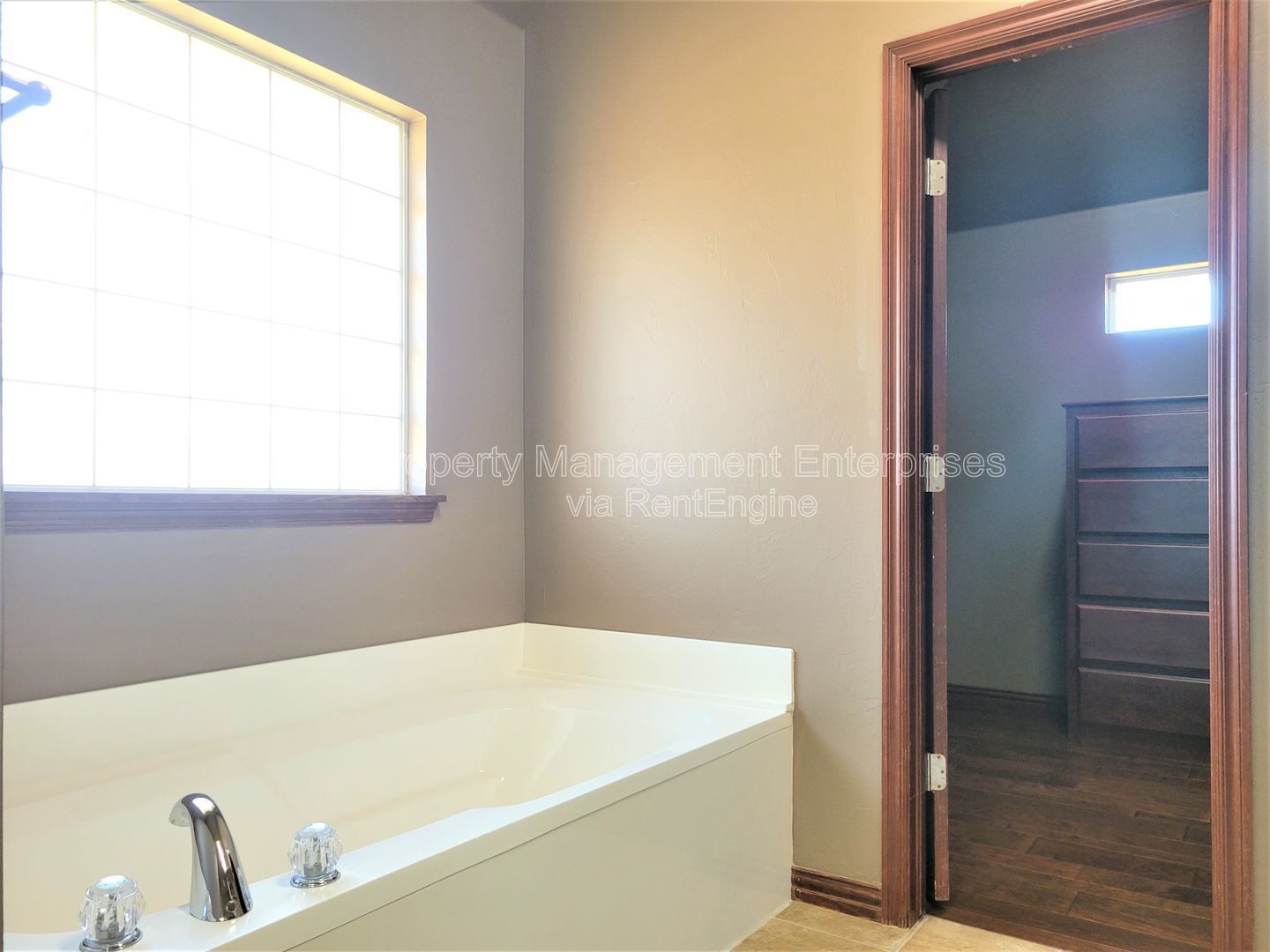 Gallery Image 17