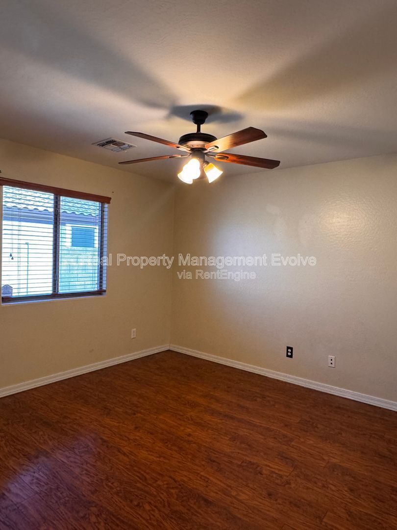 Gallery Image 18