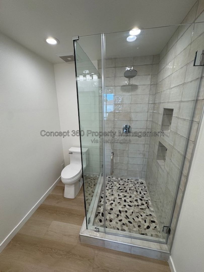 Gallery Image 22