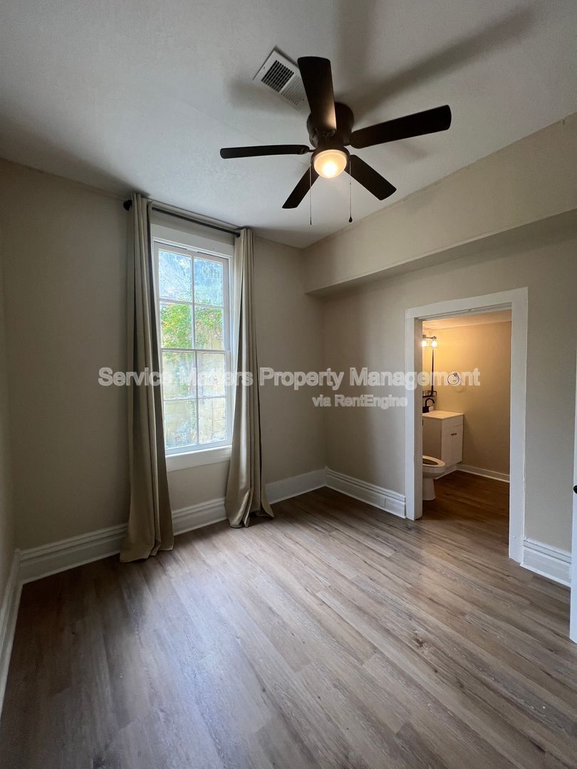 Gallery Image 12