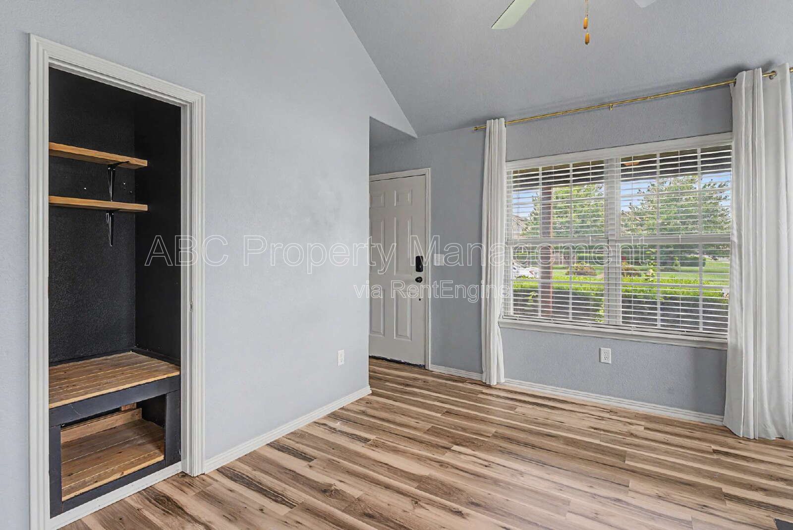 Gallery Image 13