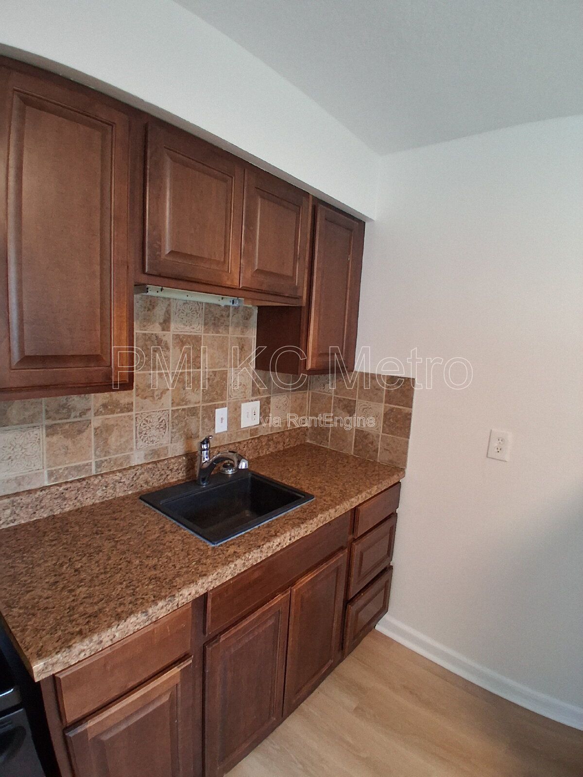 Gallery Image 0