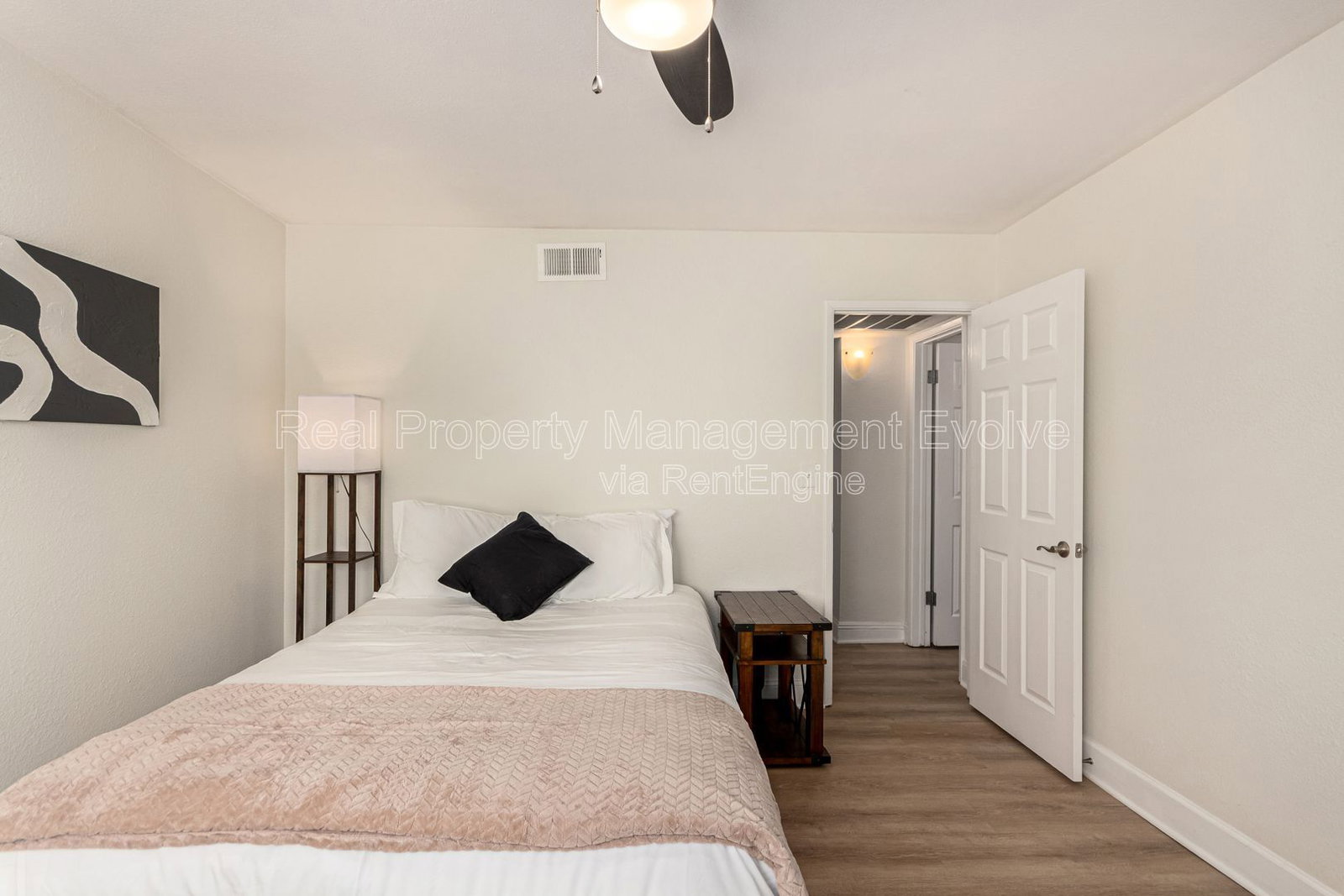 Gallery Image 16