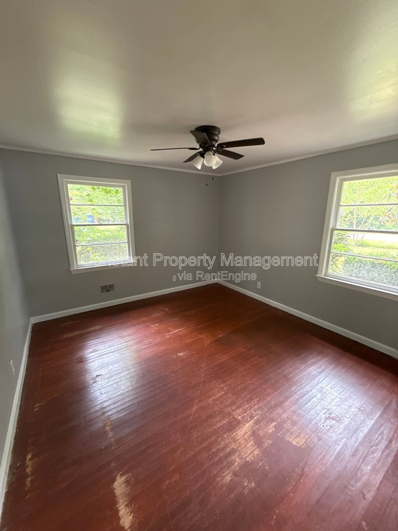 Gallery Image 13