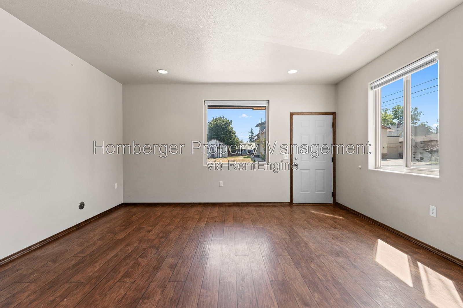 Gallery Image 0
