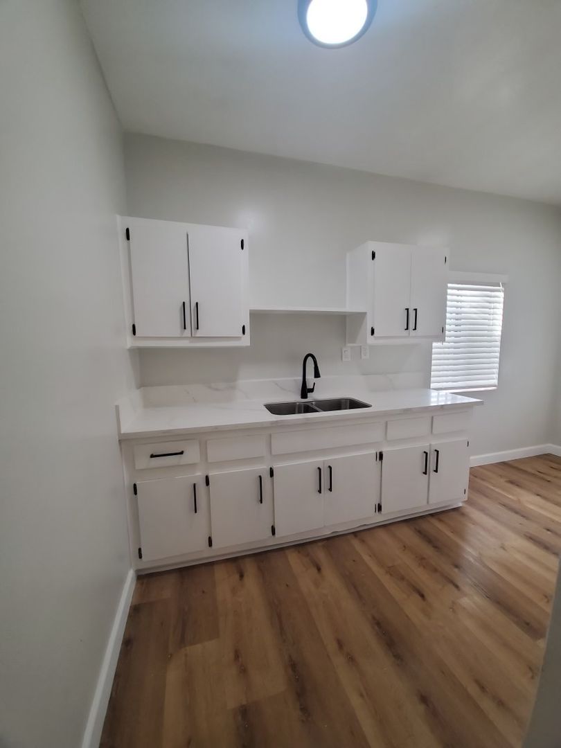 Gallery Image 0