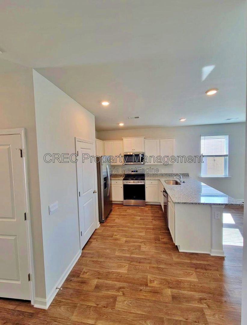 Gallery Image 0
