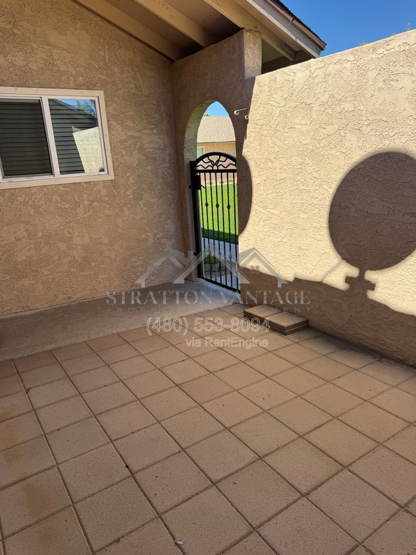 Gallery Image 0