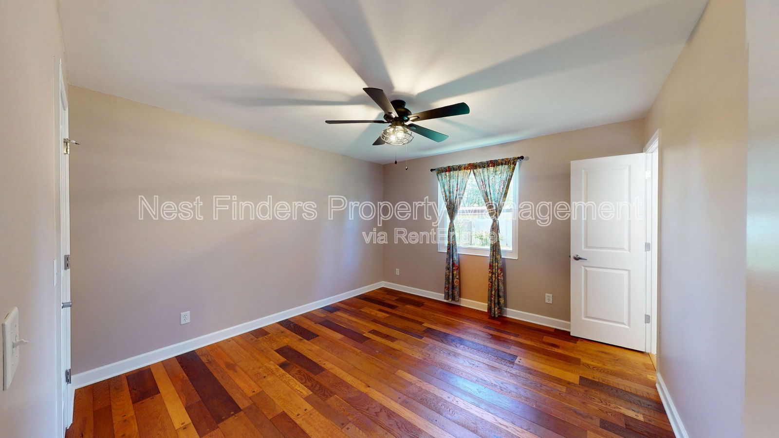 Gallery Image 15