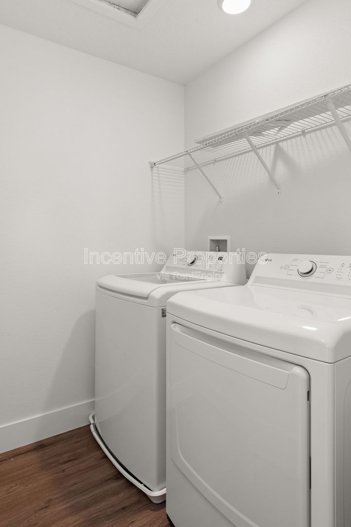 Gallery Image 16