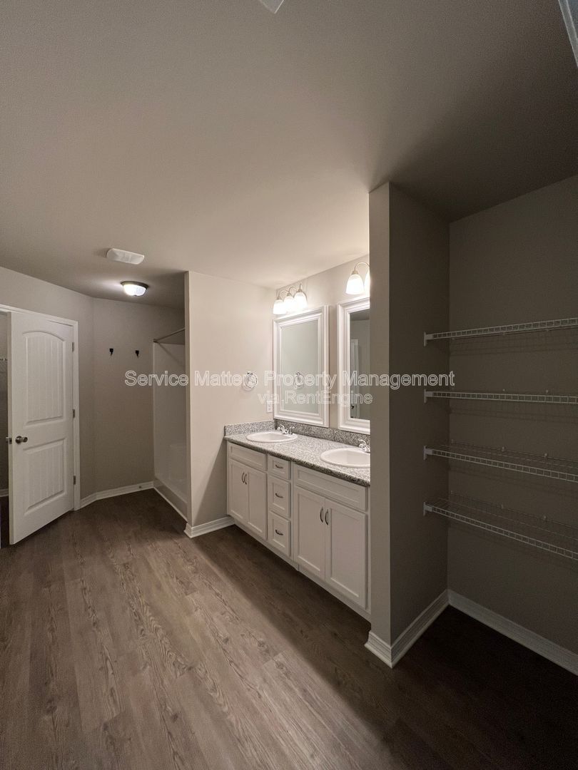 Gallery Image 17