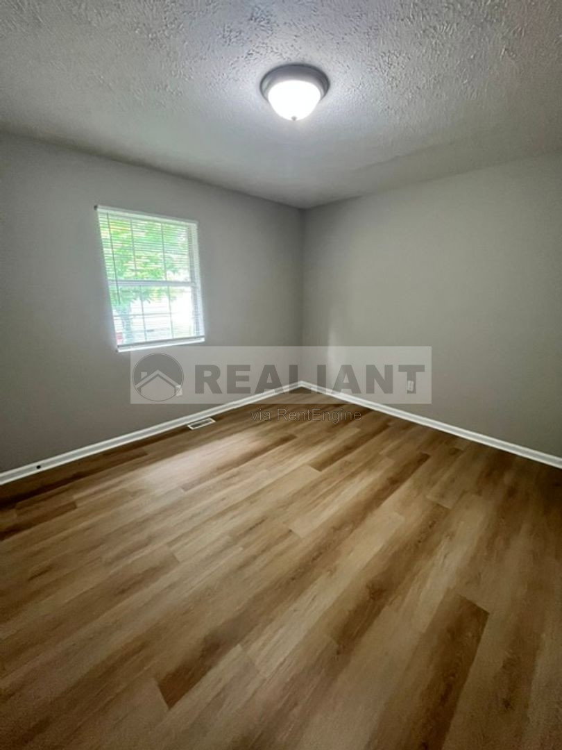 Gallery Image 0