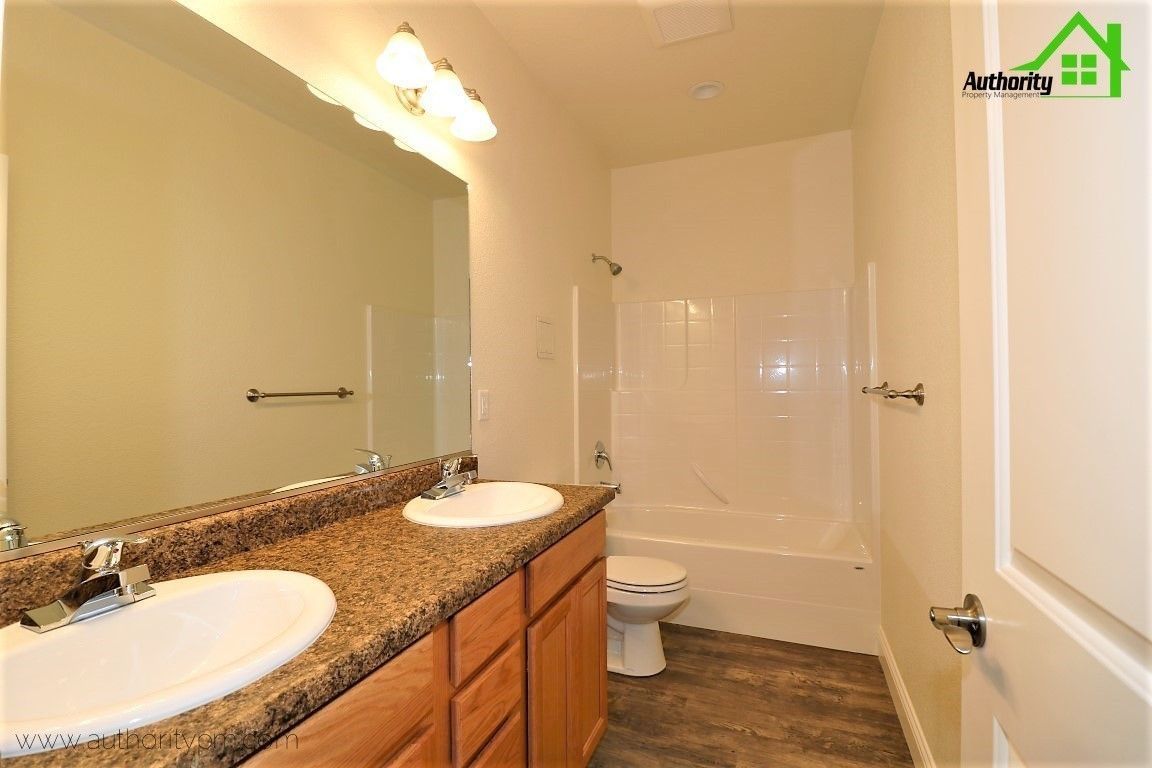Gallery Image 12