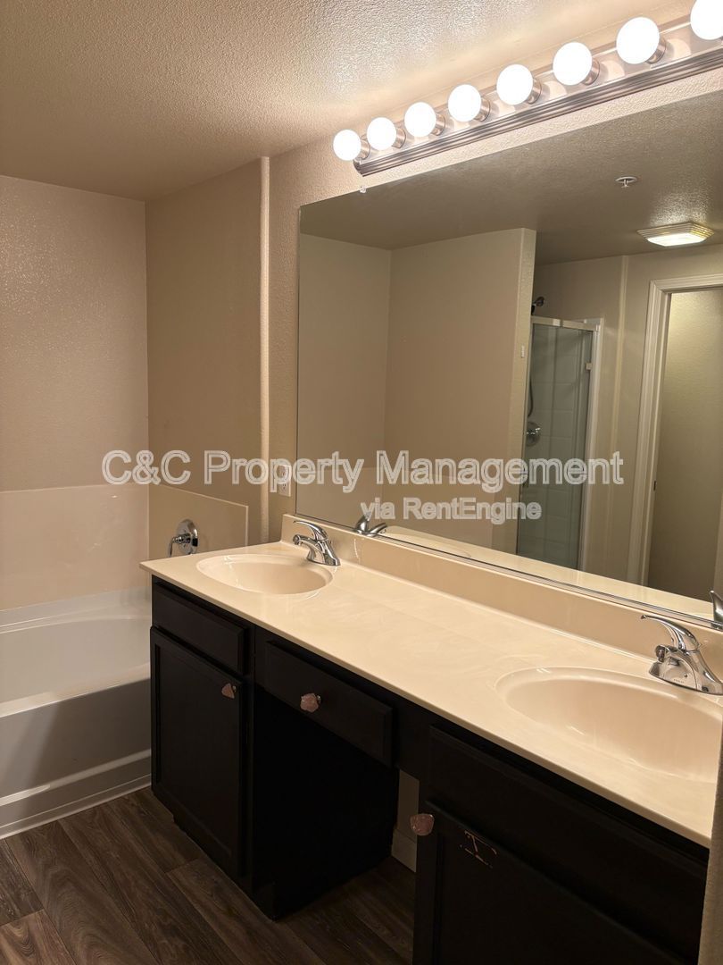 Gallery Image 14