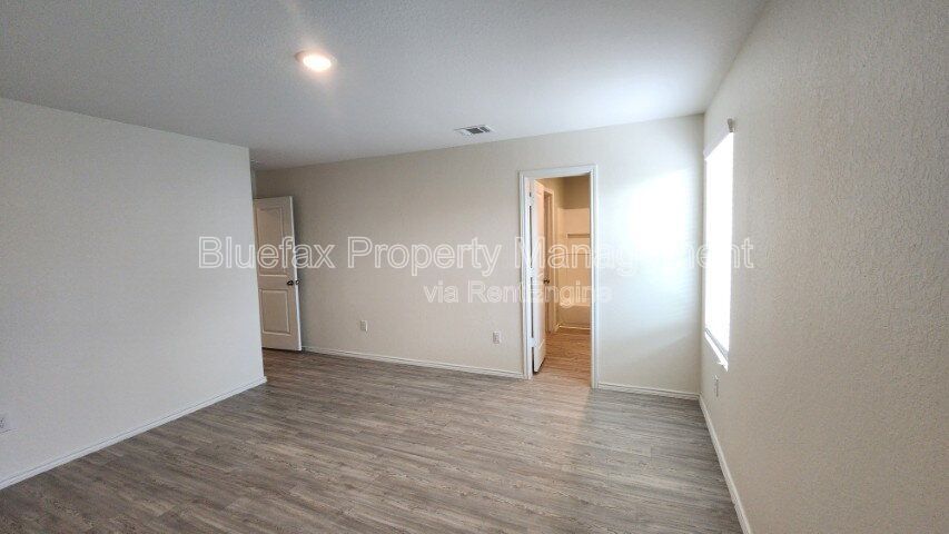 Gallery Image 19