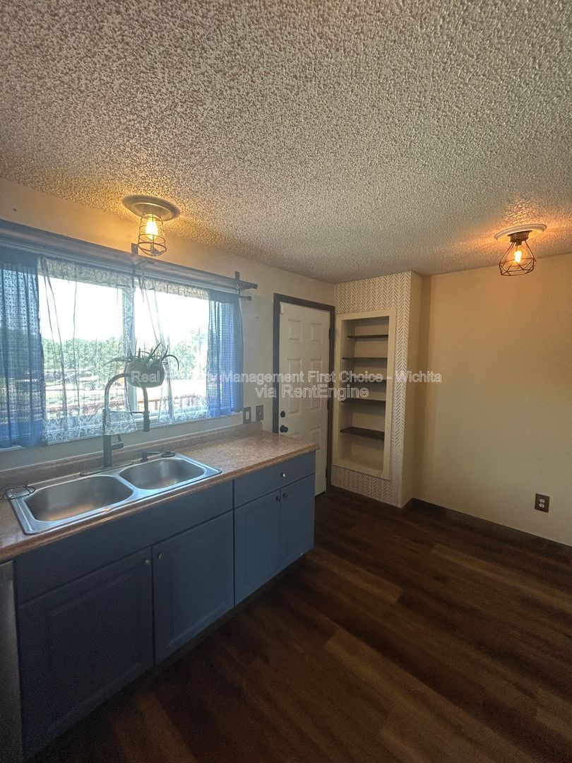 Gallery Image 16