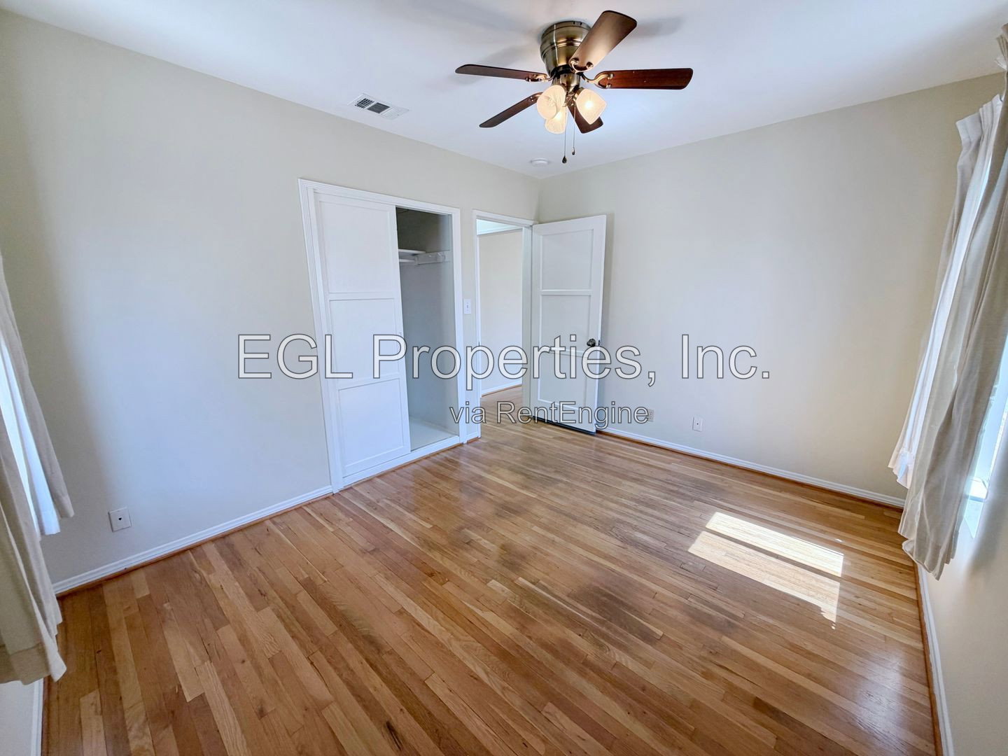 Gallery Image 16