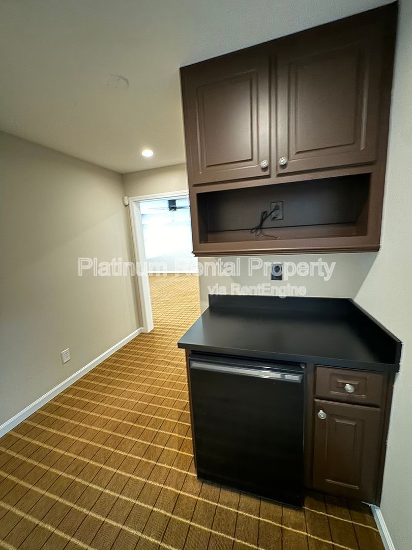 Gallery Image 60