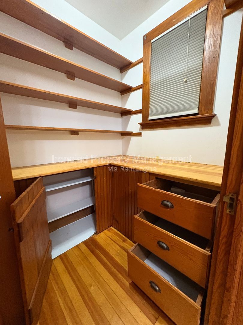 Gallery Image 19