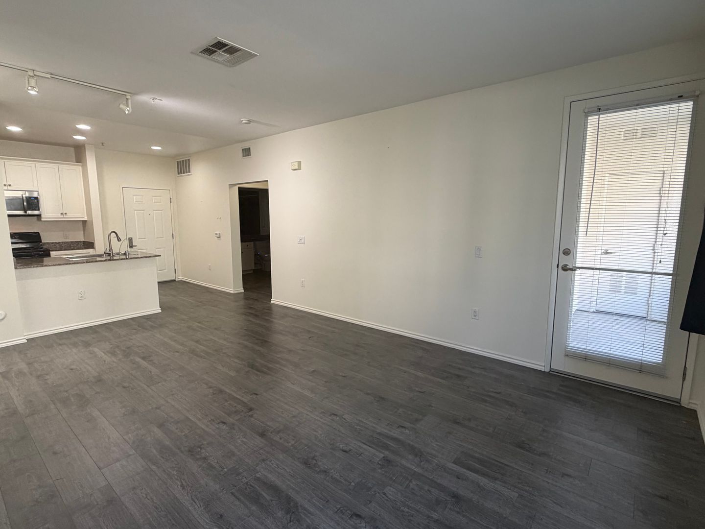 Gallery Image 0