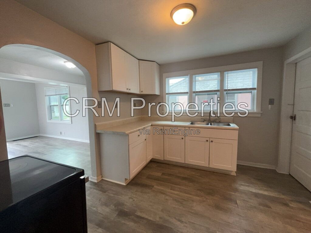 Gallery Image 13
