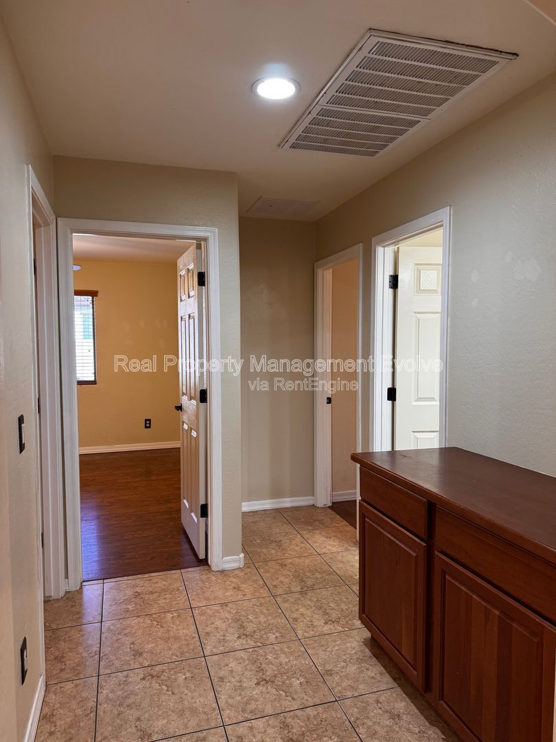 Gallery Image 16