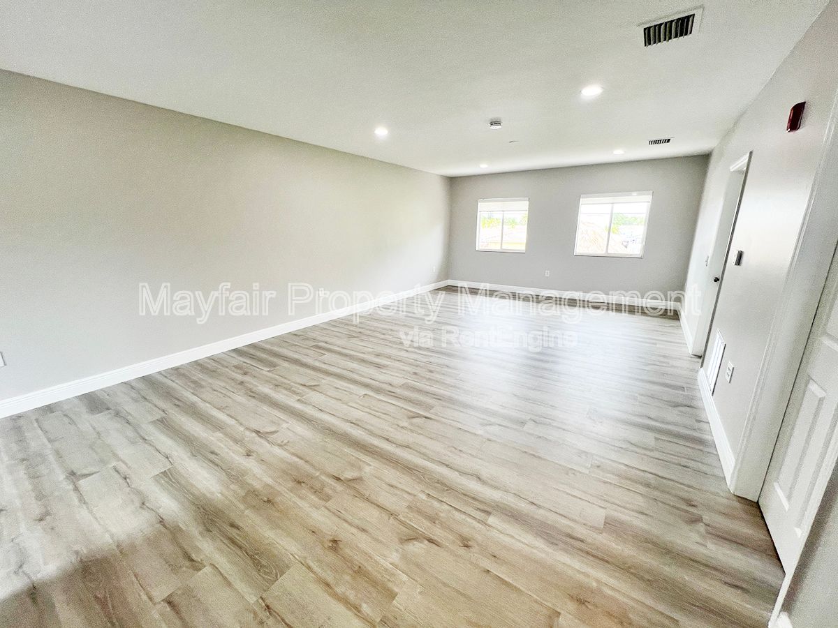 Gallery Image 18