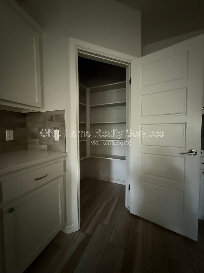 Gallery Image 19