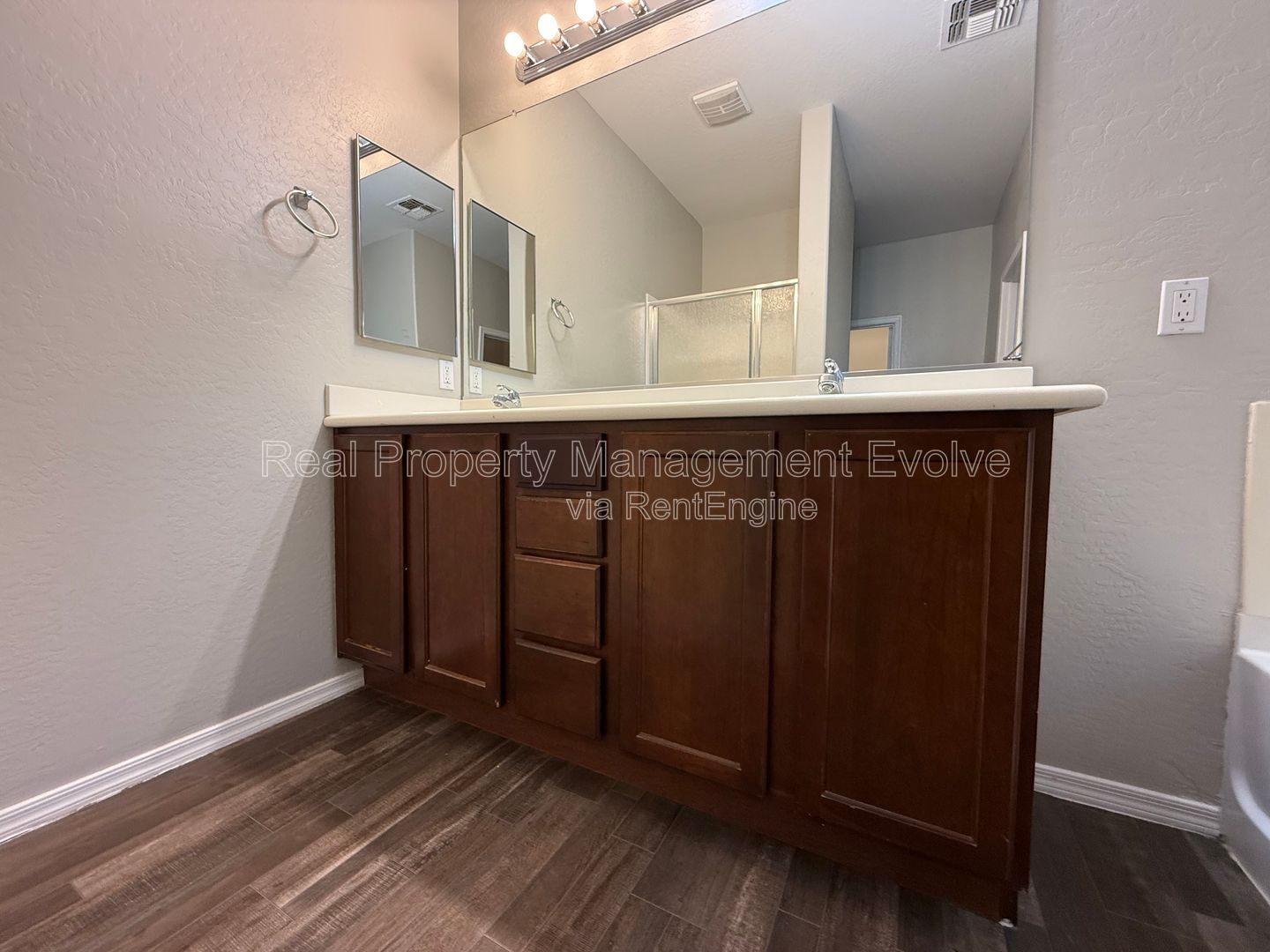 Gallery Image 19