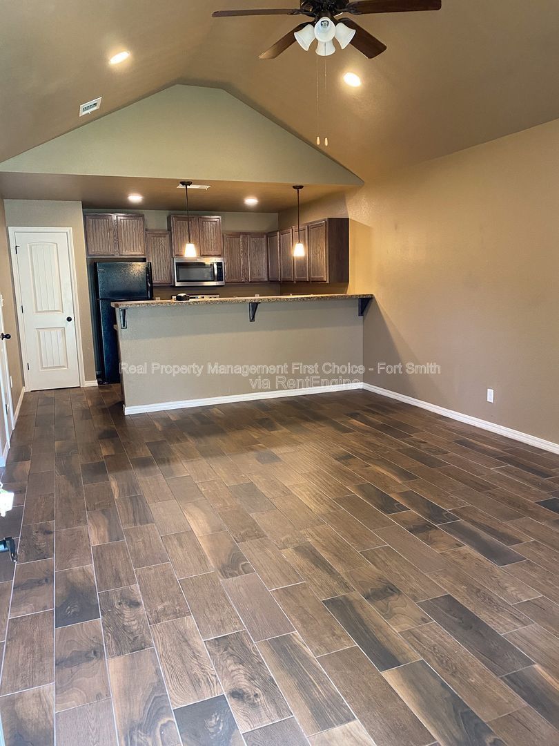 Gallery Image 0