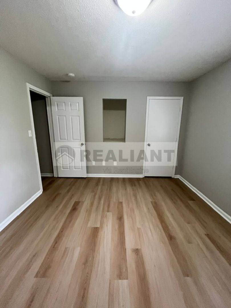 Gallery Image 0