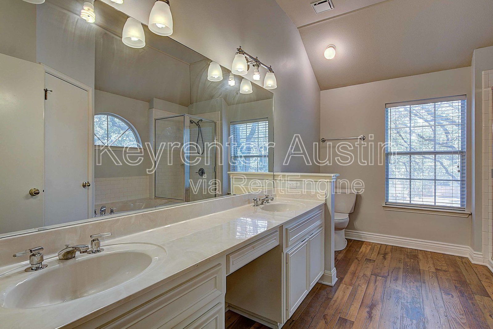 Gallery Image 16