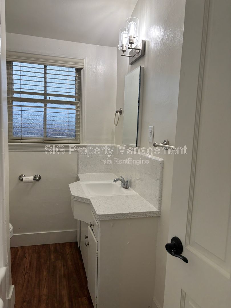 Gallery Image 18